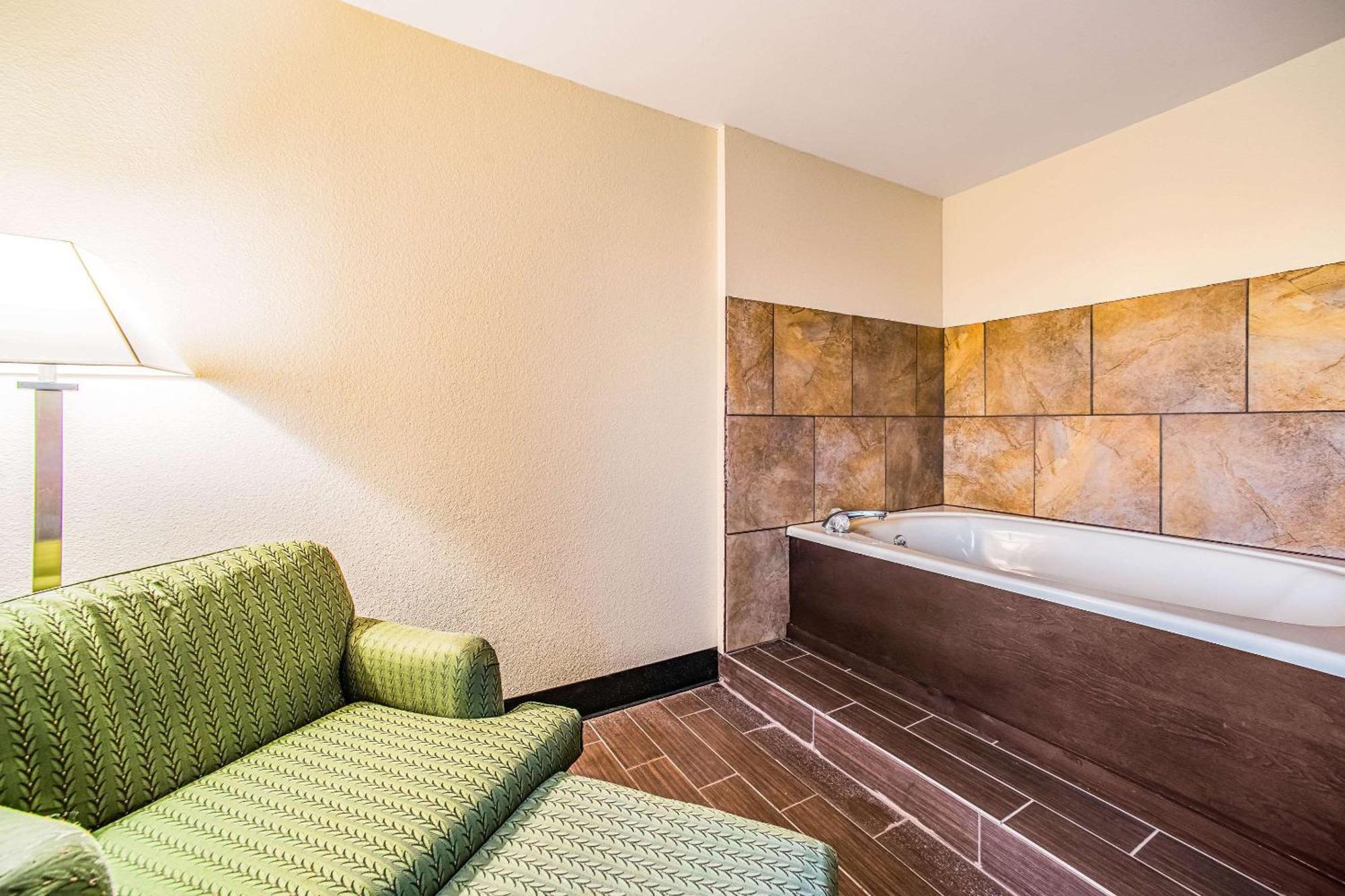 Quality Inn Carbondale University Area Ngoại thất bức ảnh