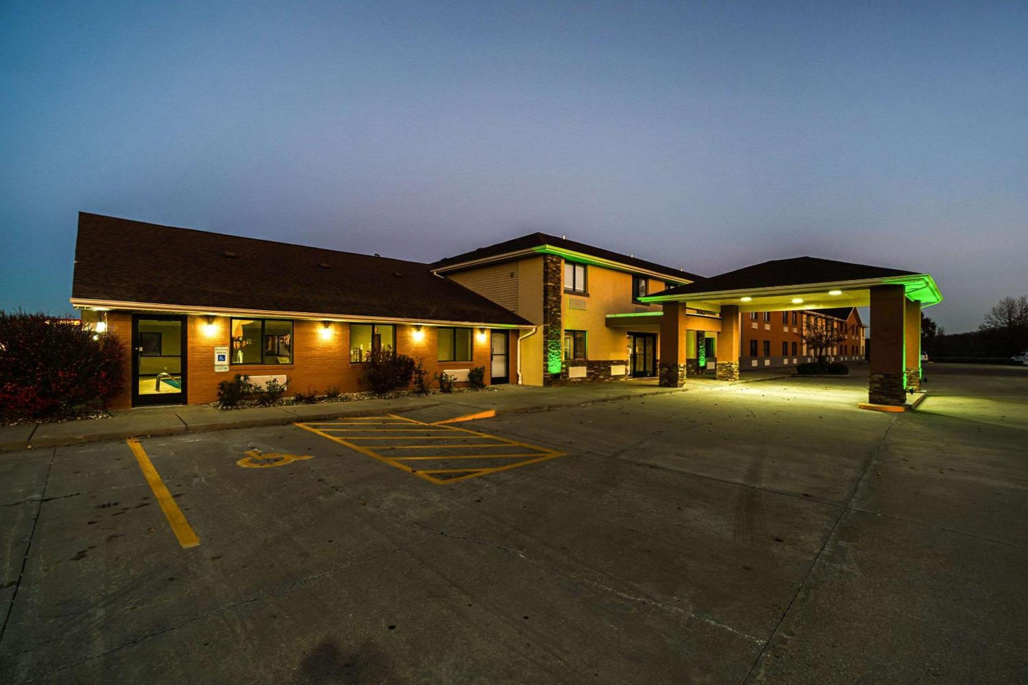 Quality Inn Carbondale University Area Ngoại thất bức ảnh